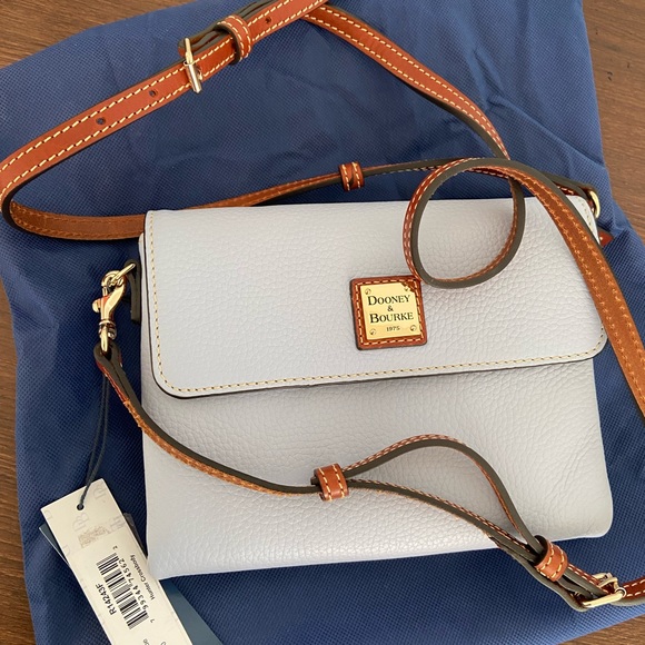 Dooney and Bourke crossbody - Picture 1 of 5